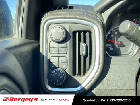 Used 2021 Chevrolet Silverado 1500 RST image 20