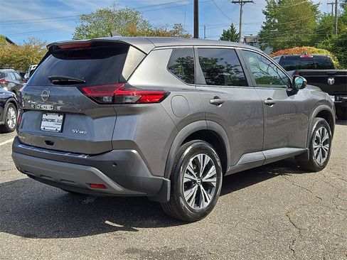 Certified 2022 Nissan Rogue SV image 7
