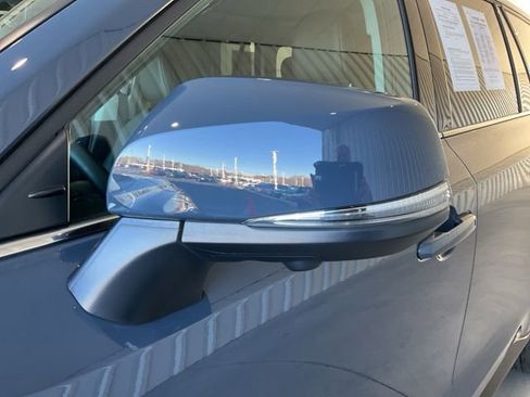 Used 2025 Toyota Grand Highlander FWD image 3