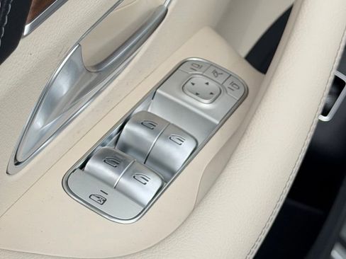 New 2026 Mercedes-Benz GLS 580 4MATIC image 18