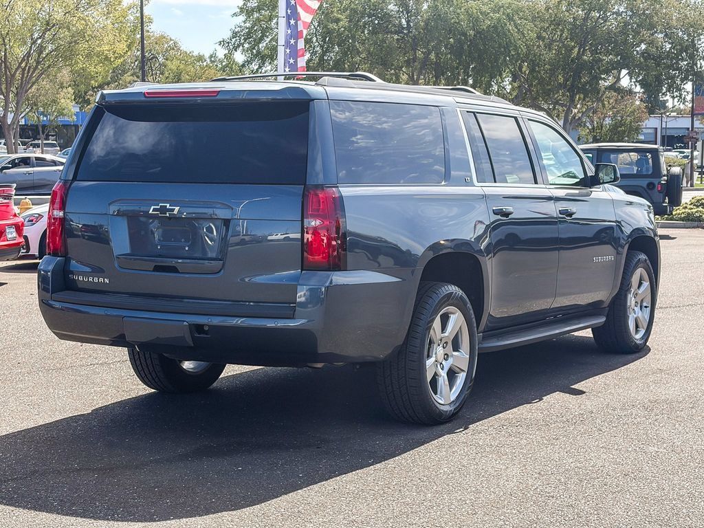 Used 2019 Chevrolet Suburban LT w/ Luxury Package RWD image 4