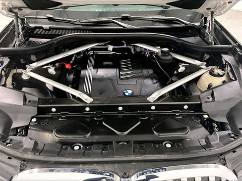 Used 2021 BMW X7 xDrive40i w/ Executive Package AWD/4WD image 9