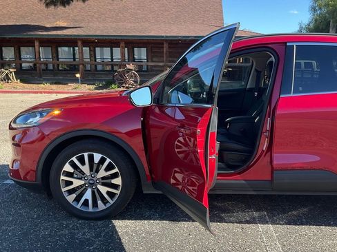 Used 2020 Ford Escape Titanium image 46