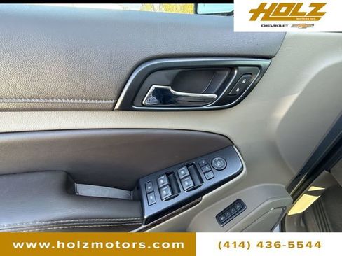 Certified 2018 Chevrolet Suburban LT w/ Luxury Package image 15
