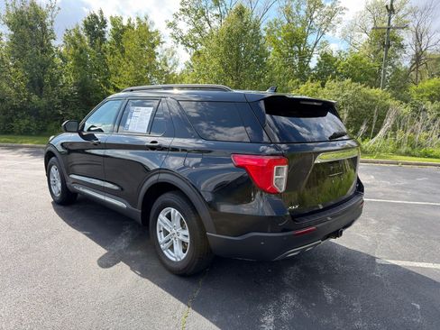 Used 2020 Ford Explorer XLT w/ Equipment Group 202A AWD/4WD image 4