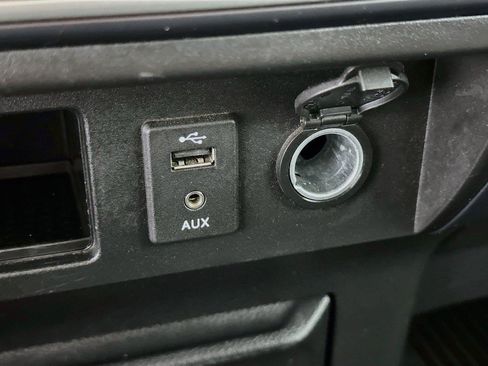 Used 2017 Nissan Titan S AWD/4WD image 29