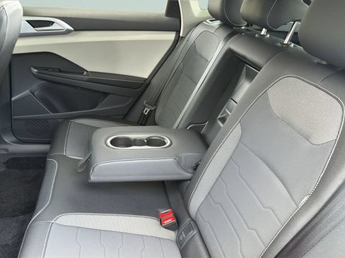 New 2026 Volkswagen Taos SE FWD image 32