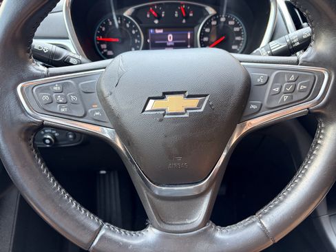Used 2020 Chevrolet Equinox LT FWD image 16