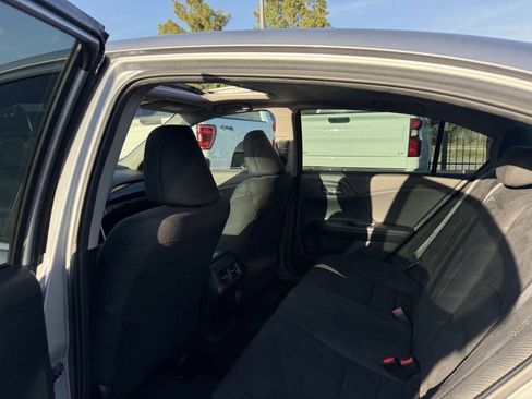 Used 2016 Honda Accord EX image 12