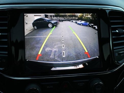 Used 2021 Jeep Grand Cherokee Limited w/ Luxury Group II image 30