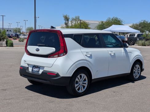 Used 2021 Kia Soul LX FWD image 5