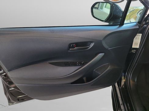 Certified 2025 Toyota Corolla LE image 32