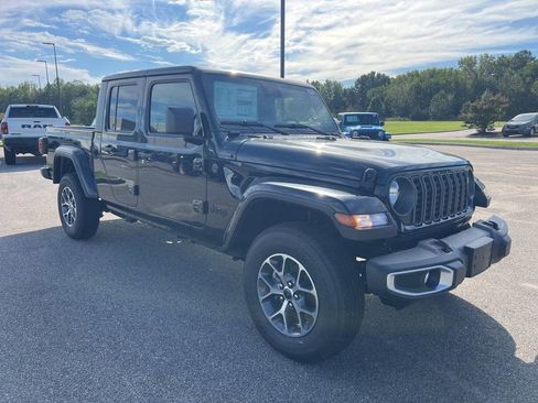 New 2025 Jeep Gladiator Sport image 7