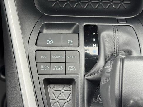 New 2025 Toyota RAV4 XLE w/ Convenience Package image 27
