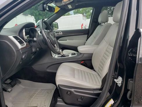 Used 2018 Jeep Grand Cherokee Limited AWD/4WD image 10