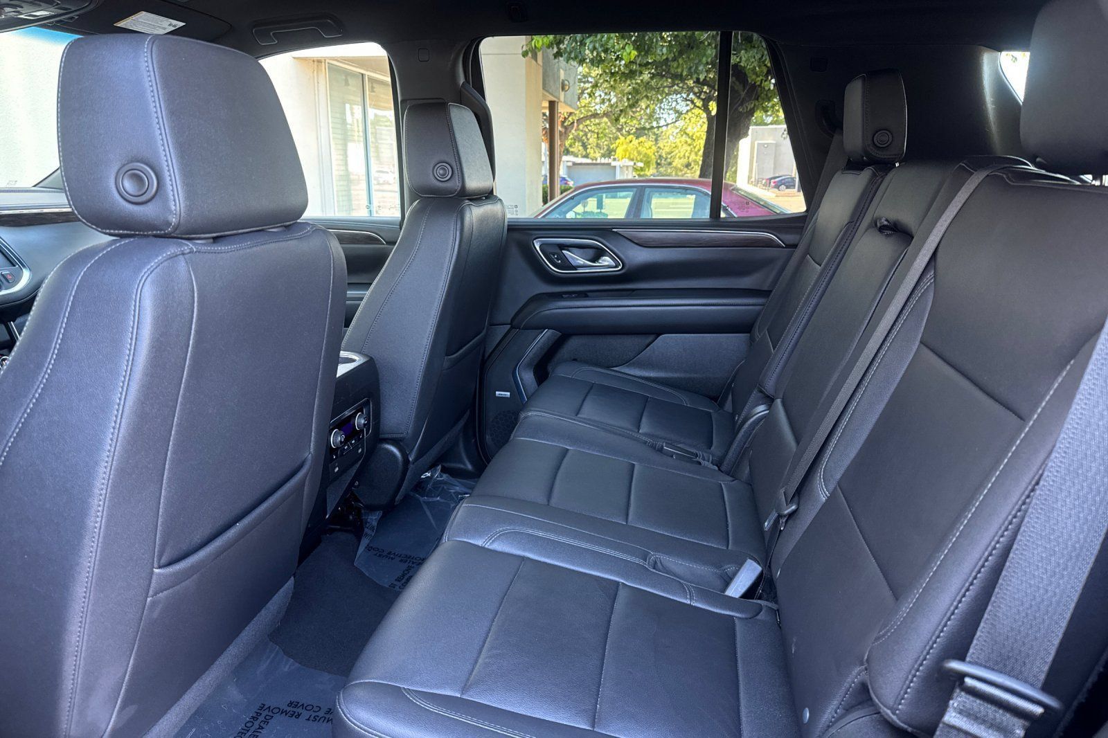 Used 2023 Chevrolet Tahoe LT w/ Luxury Package AWD/4WD image 12
