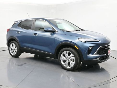 Used 2025 Buick Encore GX Preferred w/ Comfort Package AWD/4WD image 7