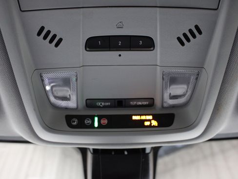 Used 2022 Chevrolet Blazer LT FWD image 20
