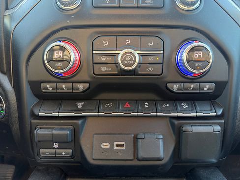 Used 2022 GMC Sierra 2500 AT4 w/ Gooseneck/5TH Wheel Package AWD/4WD image 19