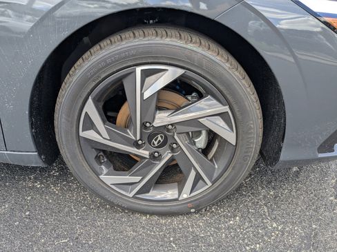 New 2025 Hyundai Elantra Sport image 11