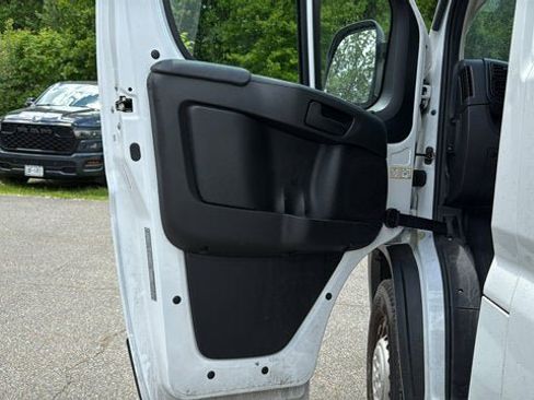 Used 2026 RAM ProMaster 2500 w/ Convenience Group FWD image 12