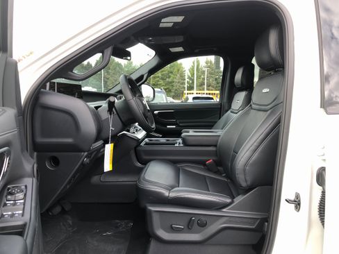 New 2025 Ford Expedition Platinum w/ Stealth Performance Package image 23