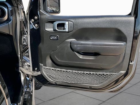 Used 2022 Jeep Wrangler Unlimited Sport AWD/4WD image 25