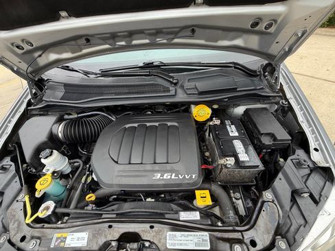 Used 2017 Dodge Grand Caravan SXT FWD image 38