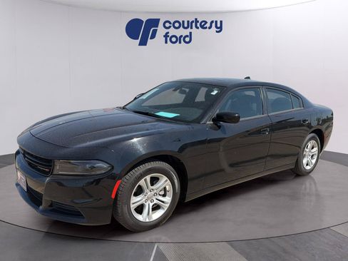 Used 2023 Dodge Charger SXT RWD image 3