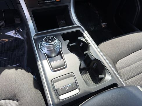Used 2024 Ford Edge SE w/ Black Appearance Package AWD/4WD image 24