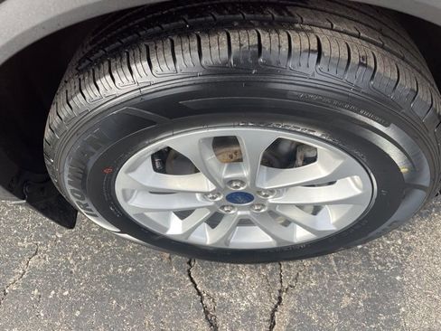 Used 2021 Ford Escape SE w/ Cold Weather Package image 17