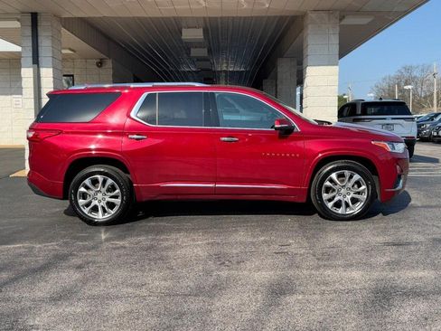 Used 2021 Chevrolet Traverse Premier w/ LPO, Floor Liner Package AWD/4WD image 2