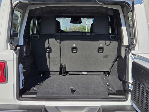 Used 2026 Jeep Wrangler Unlimited Rubicon image 30