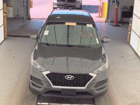 Used 2020 Hyundai Tucson SE w/ Cargo Package AWD/4WD image 2