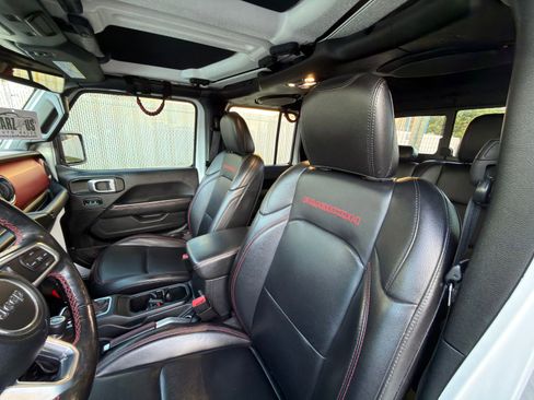 Used 2021 Jeep Gladiator Rubicon AWD/4WD image 19
