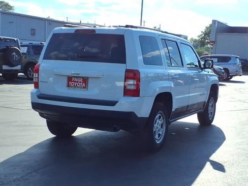 Used 2016 Jeep Patriot Sport w/ Power Value Group AWD/4WD image 4