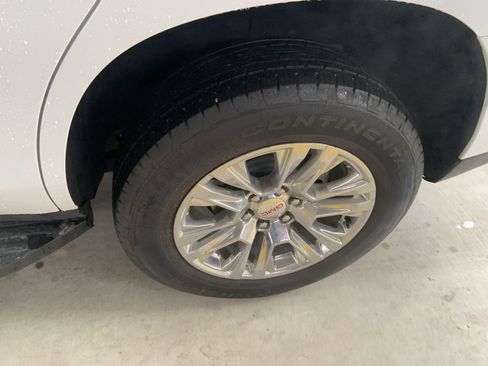 Certified 2025 GMC Yukon Denali image 12