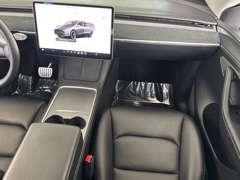 Used 2022 Tesla Model Y Performance AWD/4WD image 32