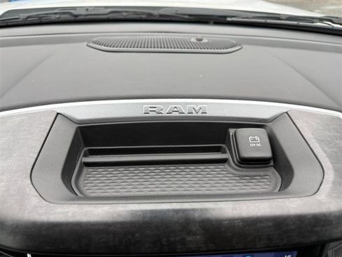 Used 2022 RAM 1500 Big Horn RWD image 34