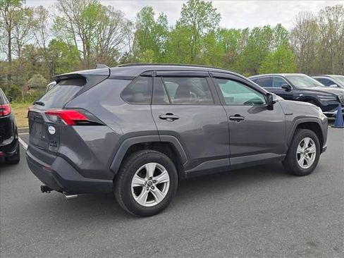 Used 2020 Toyota RAV4 XLE w/ Convenience Package image 3