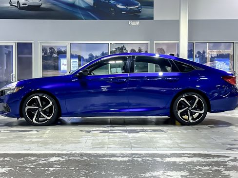 Used 2022 Honda Accord Sport image 2