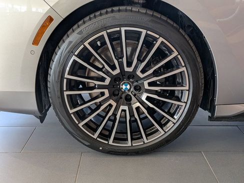 New 2026 BMW i7 xDrive60 w/ Executive Package image 9