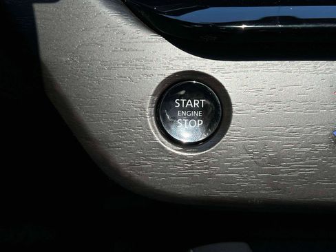 Used 2025 Nissan Murano SL AWD/4WD image 7