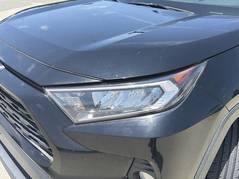Used 2021 Toyota RAV4 XLE AWD/4WD image 6