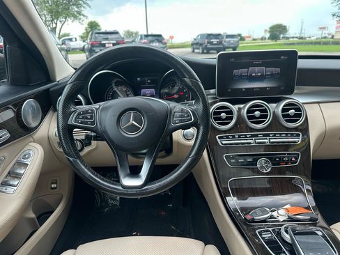 Used 2017 Mercedes-Benz C 300 4MATIC Sedan image 3