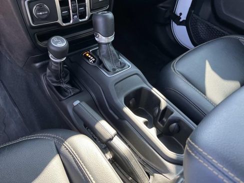 Used 2024 Jeep Wrangler Unlimited Sahara w/ Technology Group AWD/4WD image 30