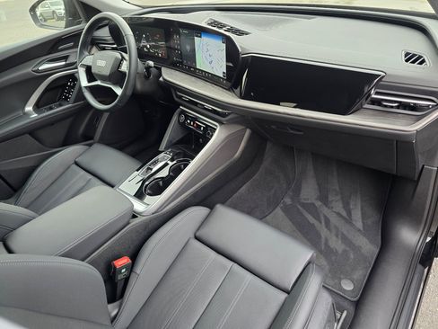 Certified 2025 Audi Q5 Premium Plus w/ Premium Plus AWD/4WD image 15