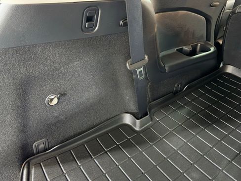 Used 2024 Nissan Pathfinder SL image 45