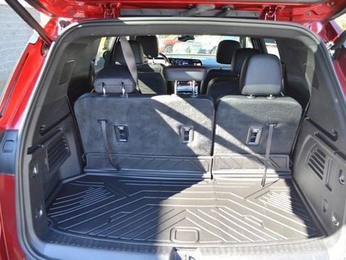 Used 2024 Chevrolet Traverse Z71 w/ Enhanced Driving Package image 37