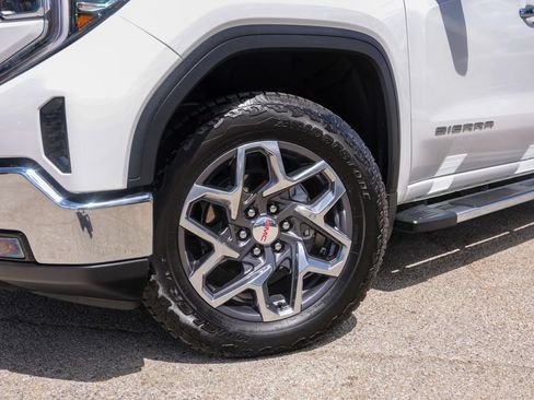 Used 2025 GMC Sierra 1500 SLT w/ SLT Premium Package AWD/4WD image 4